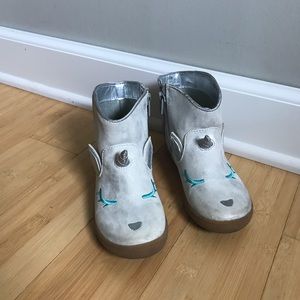 Adorable Girls Unicorn Boots.